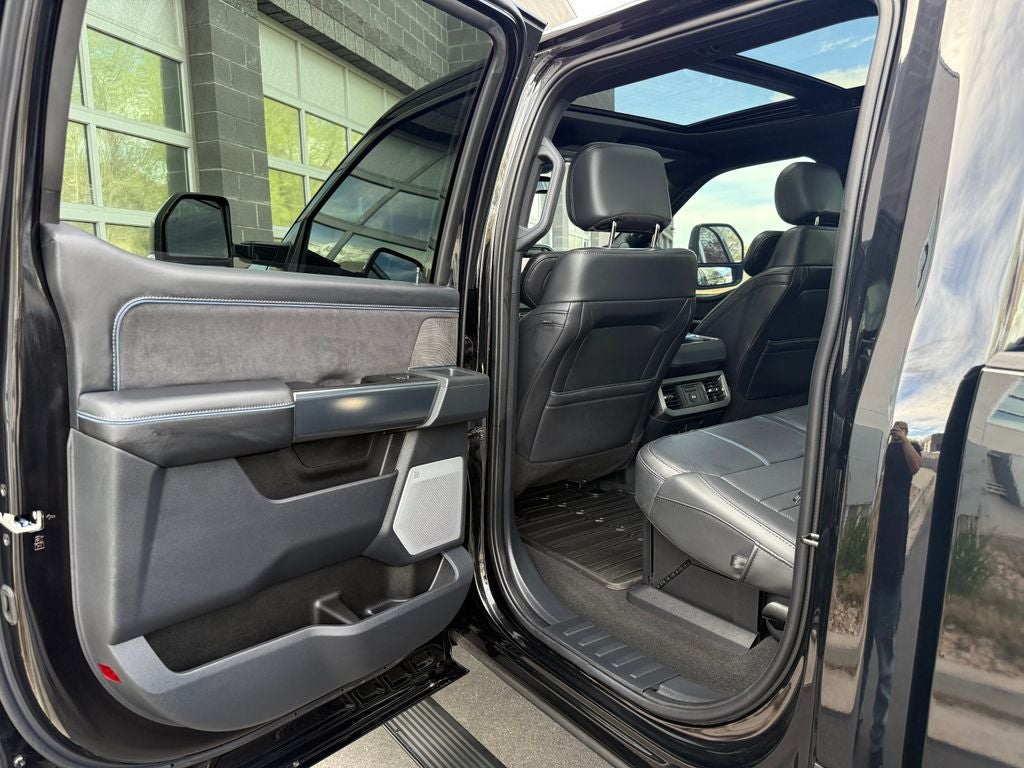 2025 Ford F-350SD Platinum