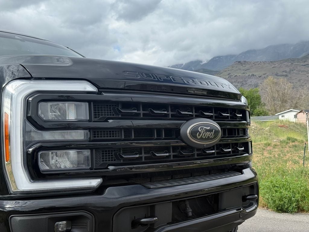 2023 Ford F-350SD Lariat