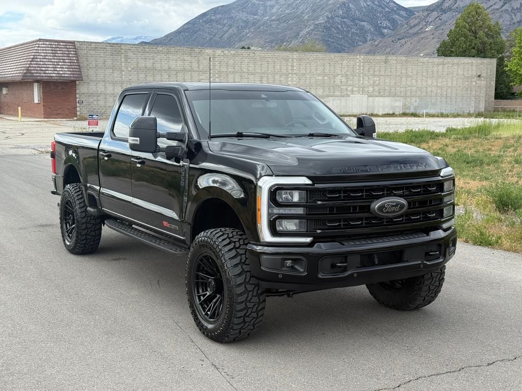 2023 Ford F-350SD Lariat