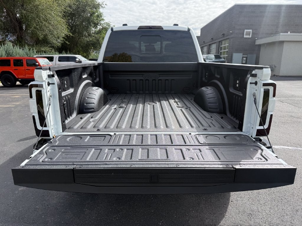 2027 Ford F-350SD Platinum