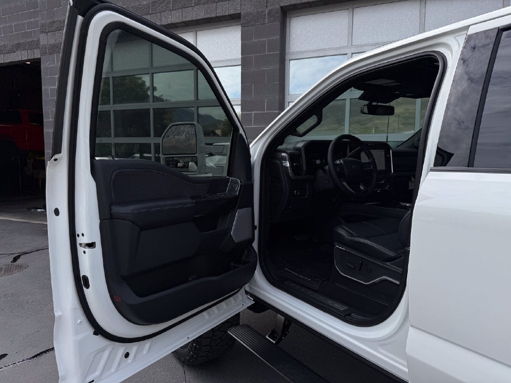 2027 Ford F-350SD Platinum