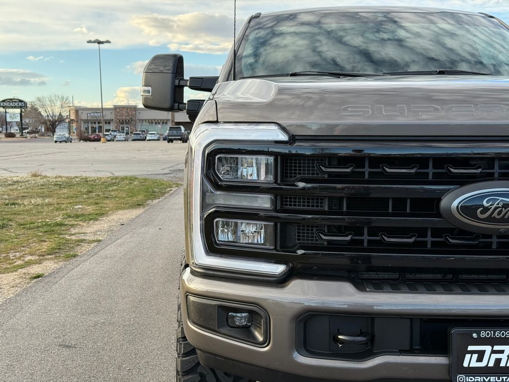 2023 Ford F-350SD Lariat