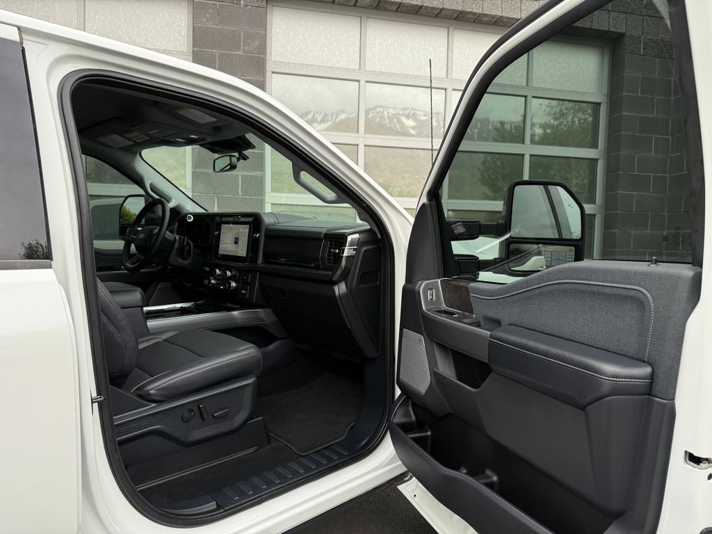 2025 Ford F-350SD Lariat