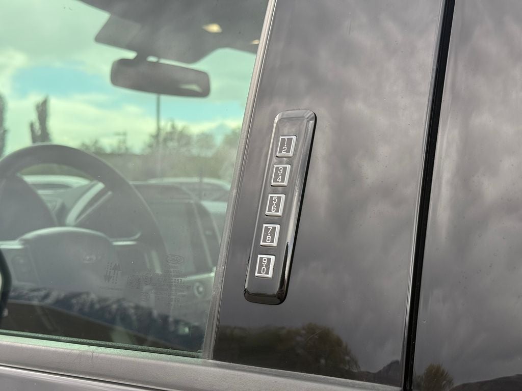 2022 Ford F-350SD Lariat