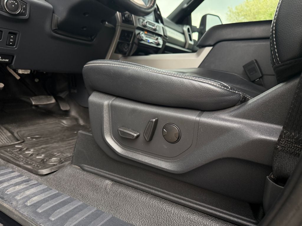 2022 Ford F-350SD Lariat