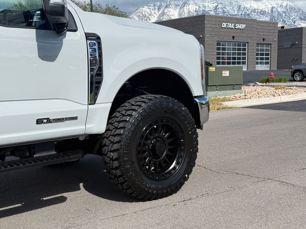 2025 Ford F-350SD Lariat