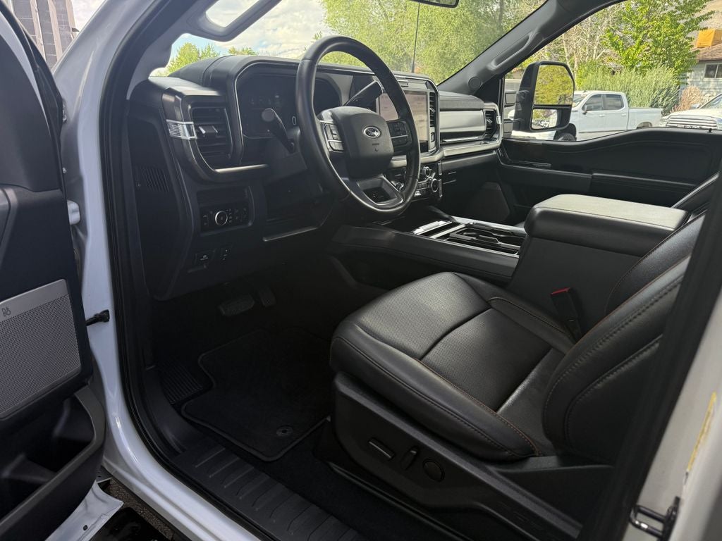 2025 Ford F-350SD Lariat