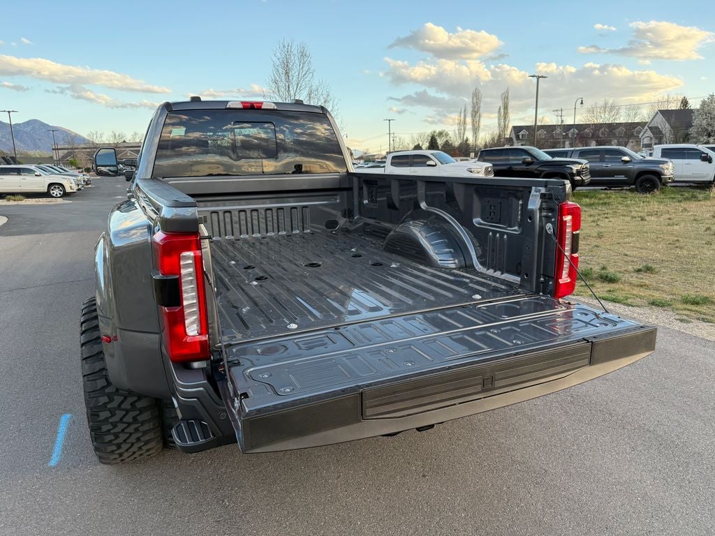 2026 Ford F-350SD Lariat DRW