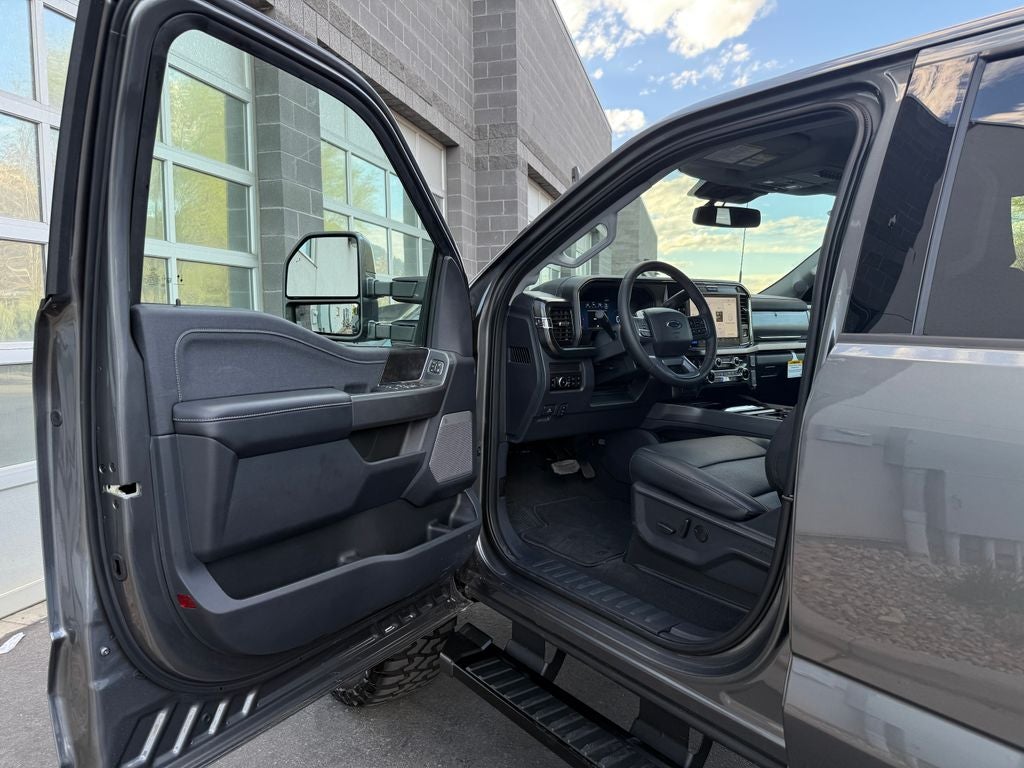 2026 Ford F-350SD Lariat DRW