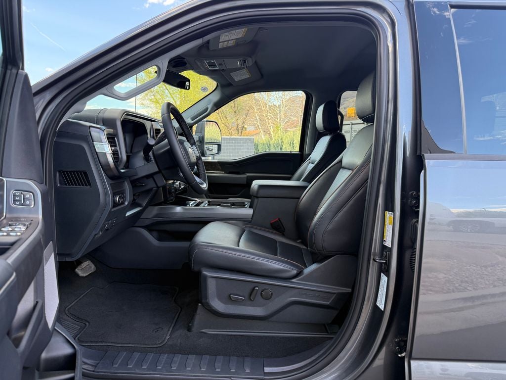 2026 Ford F-350SD Lariat DRW