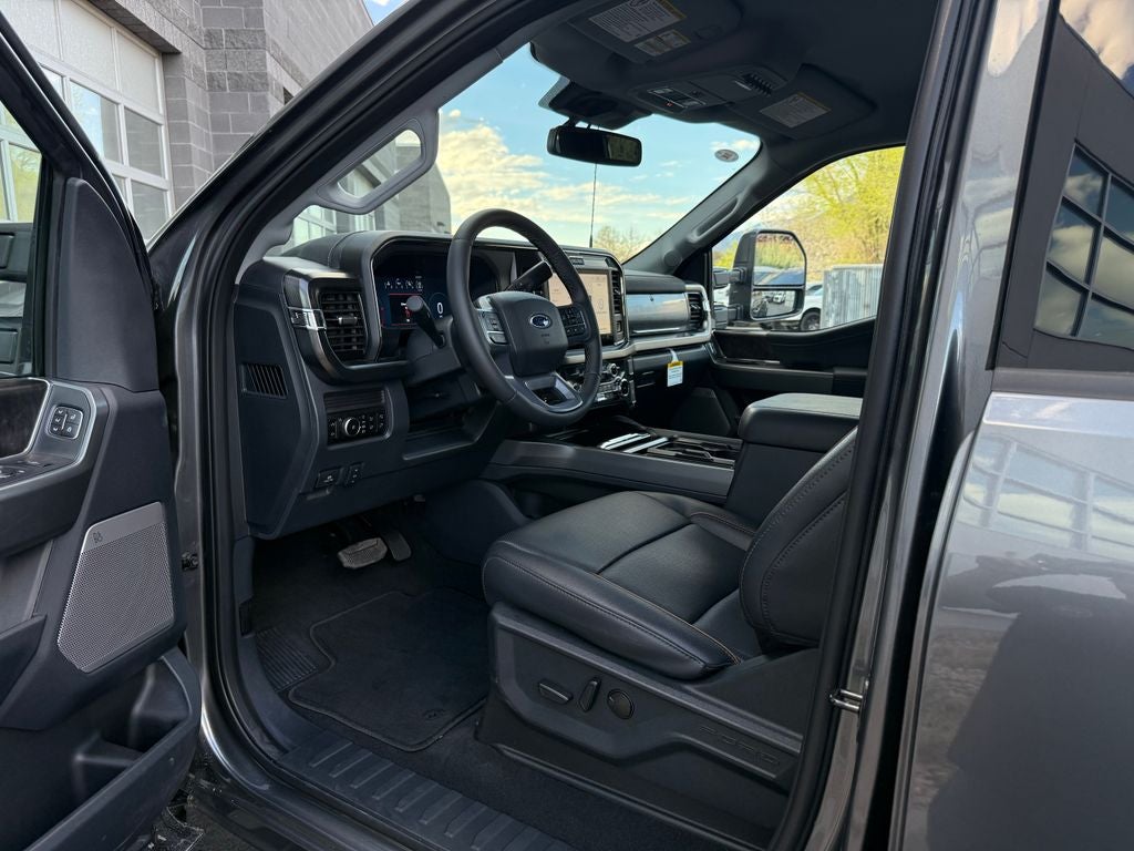 2026 Ford F-350SD Lariat DRW