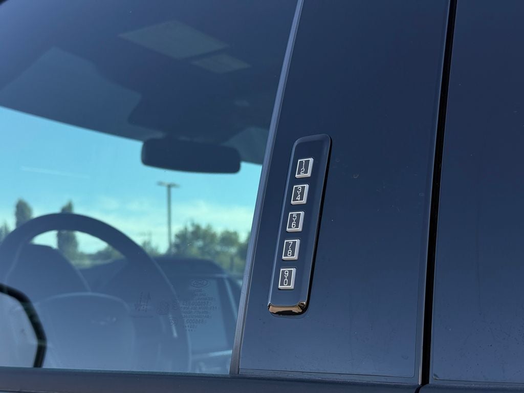 2022 Ford F-450SD Lariat DRW