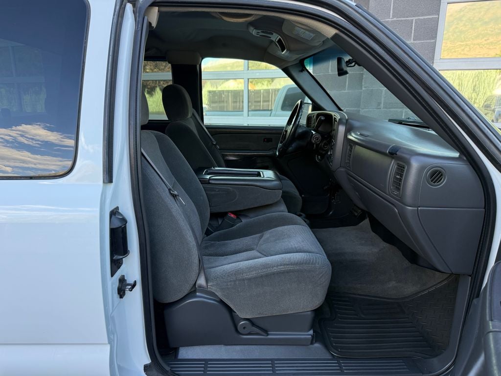 2003 Chevrolet Silverado 2500HD LS