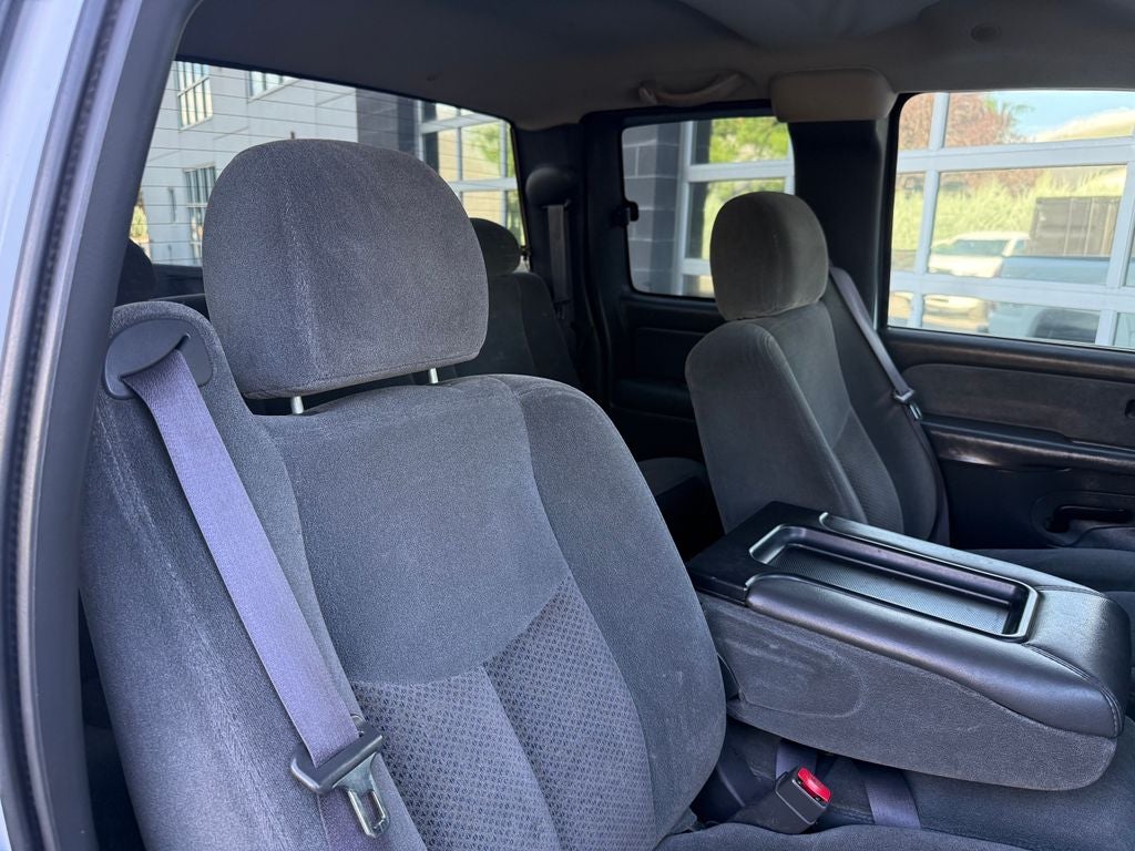 2003 Chevrolet Silverado 2500HD LS