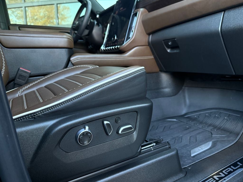 2025 GMC Yukon Denali Ultimate