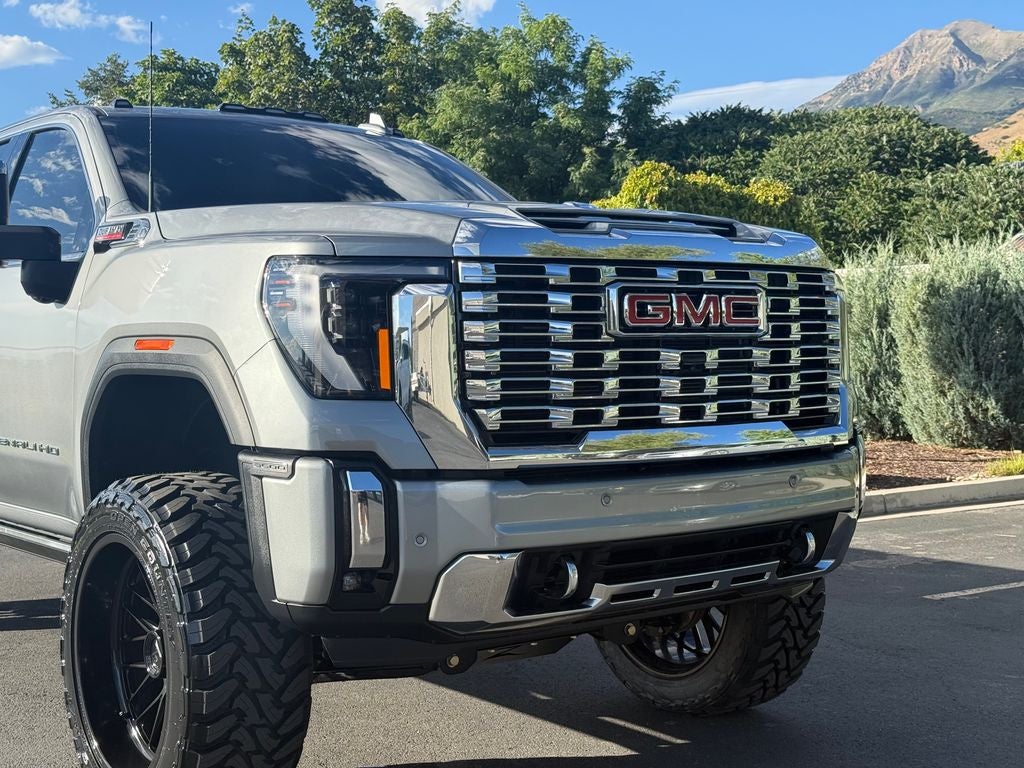 2025 GMC Sierra 3500HD Denali