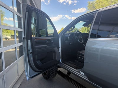 2025 GMC Sierra 3500HD Denali