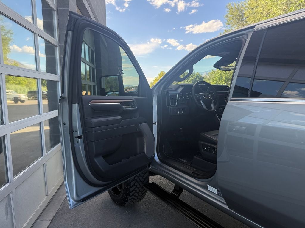 2025 GMC Sierra 3500HD Denali