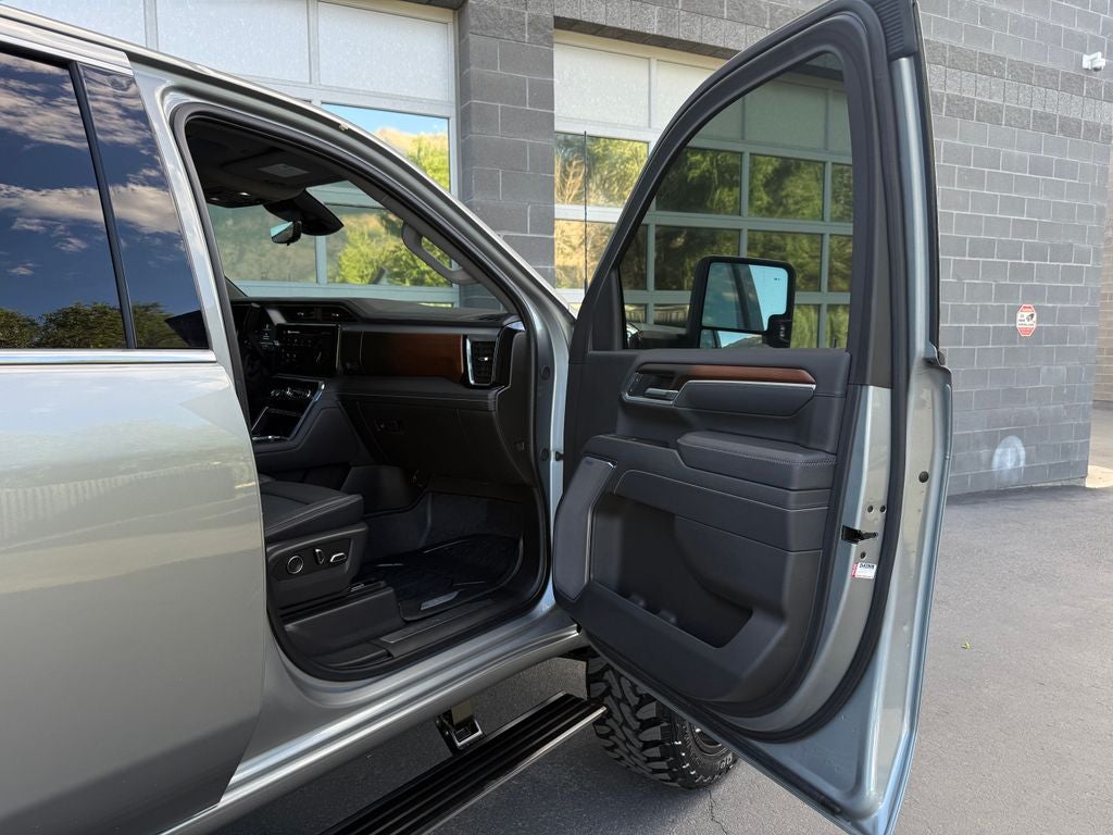 2025 GMC Sierra 3500HD Denali