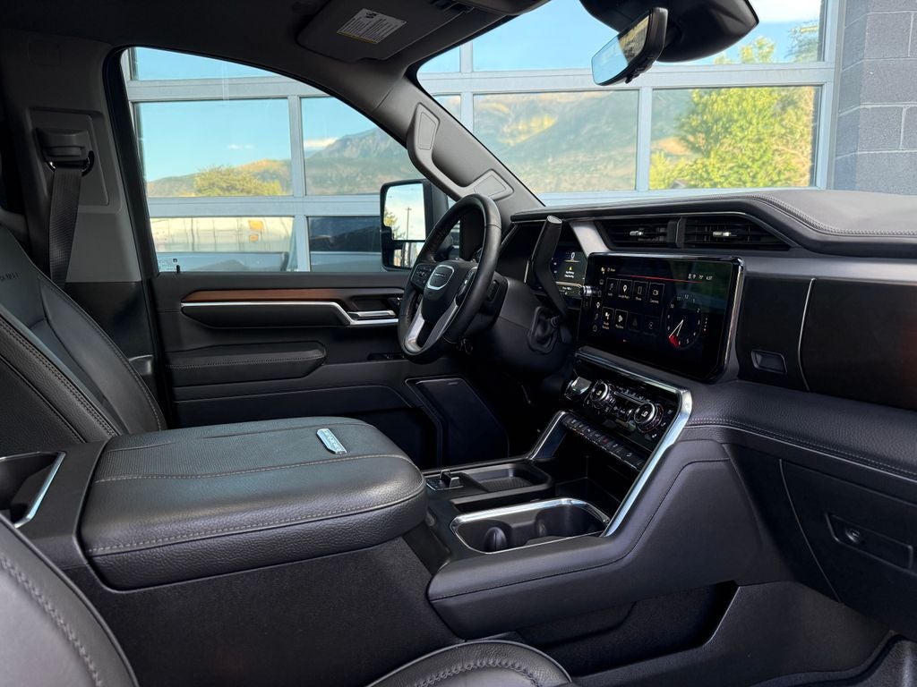 2025 GMC Sierra 3500HD Denali