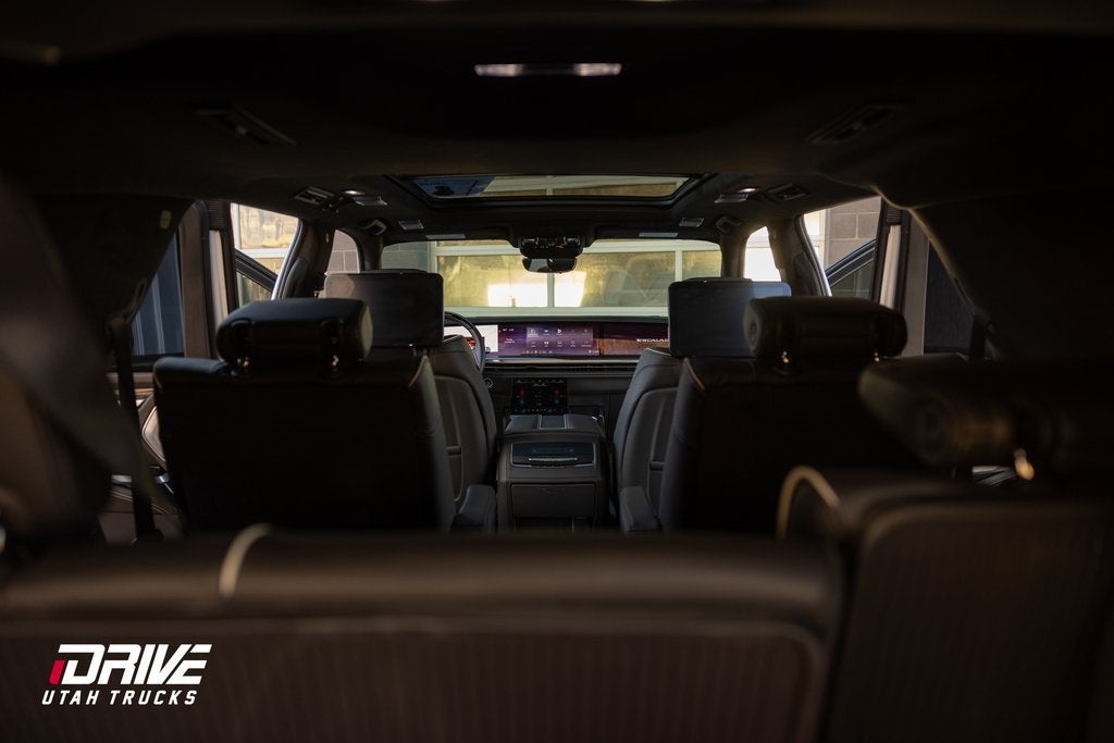 2025 Cadillac Escalade Sport Platinum