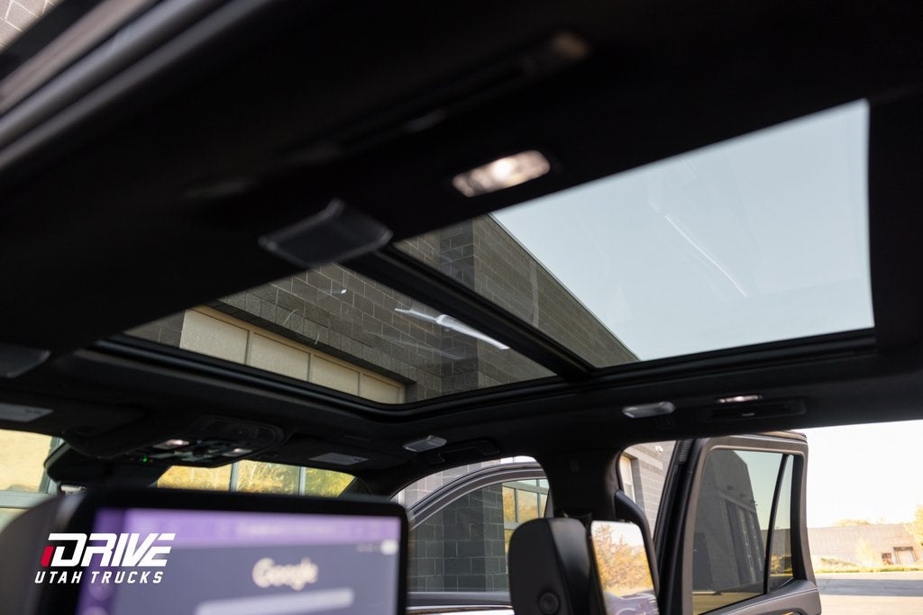 2025 Cadillac Escalade Sport Platinum