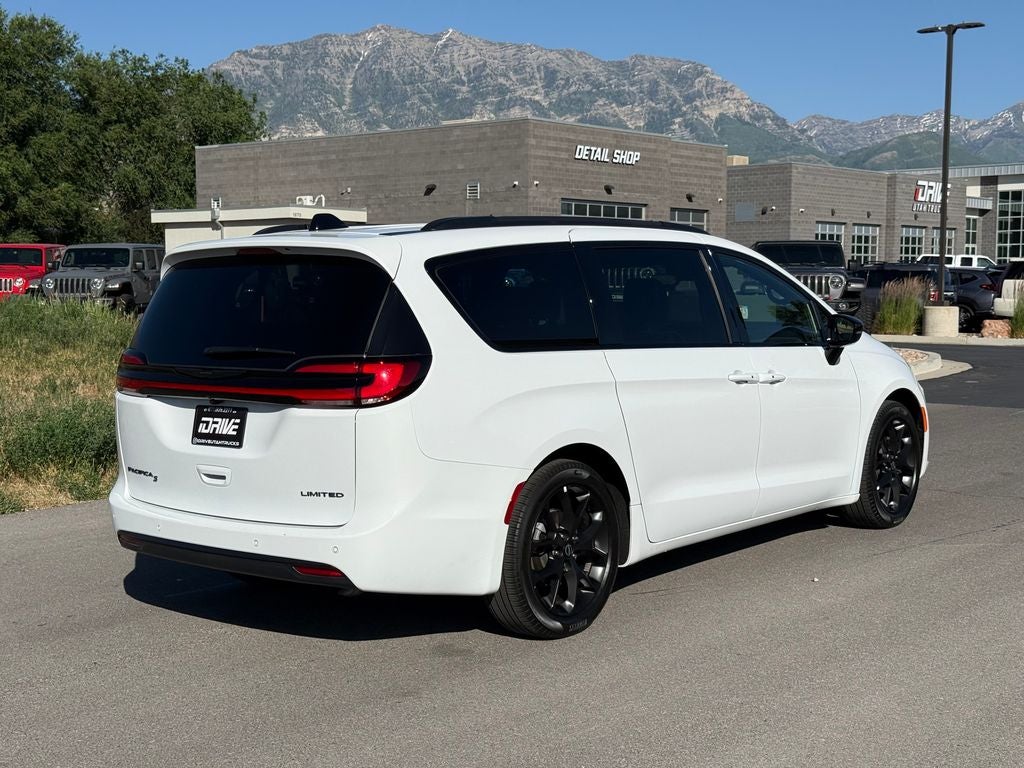 2026 Chrysler Pacifica Limited