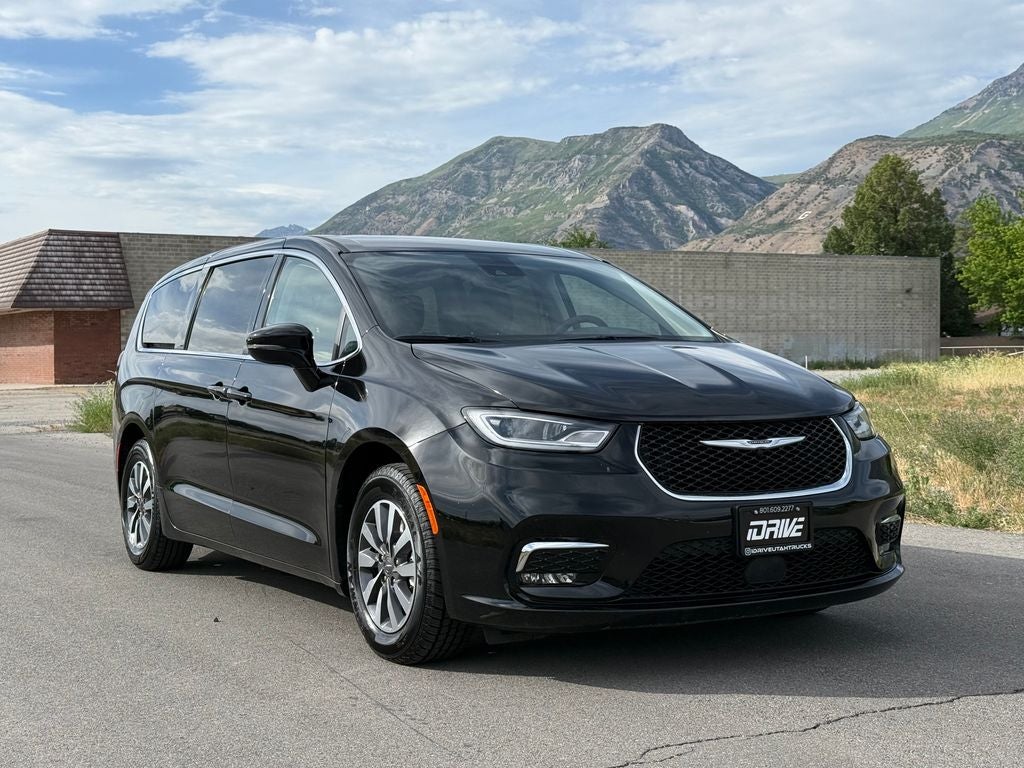 2024 Chrysler Pacifica Hybrid Select
