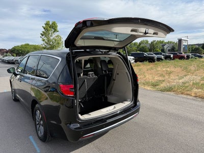 2024 Chrysler Pacifica Hybrid Select