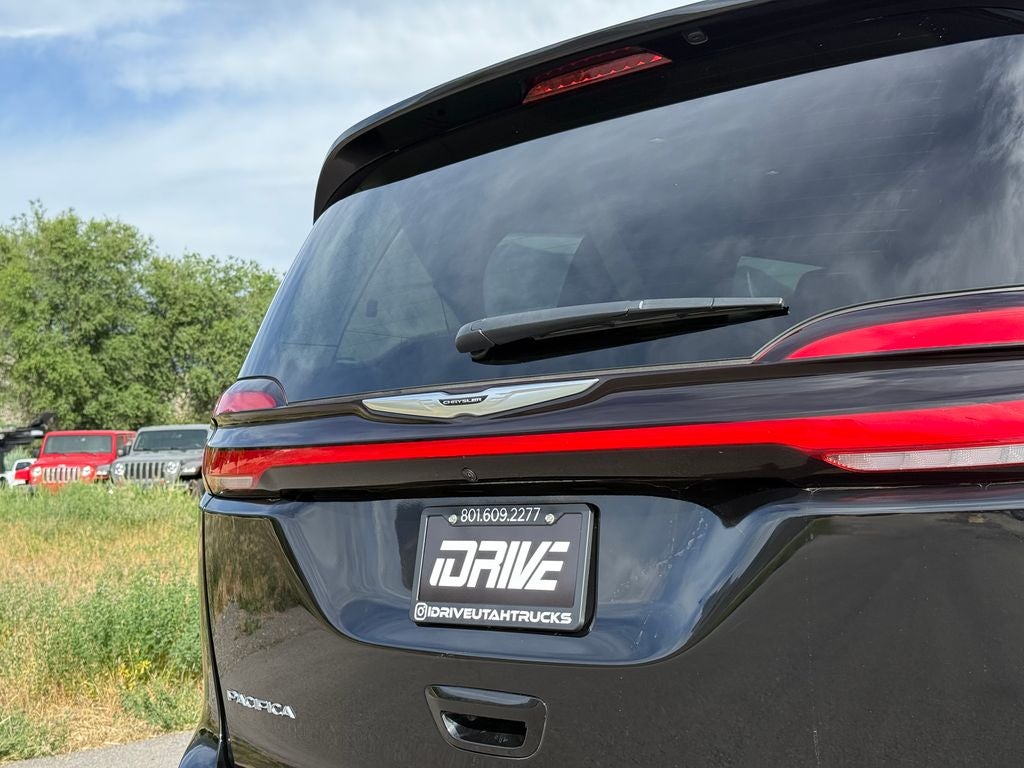 2024 Chrysler Pacifica Hybrid Select