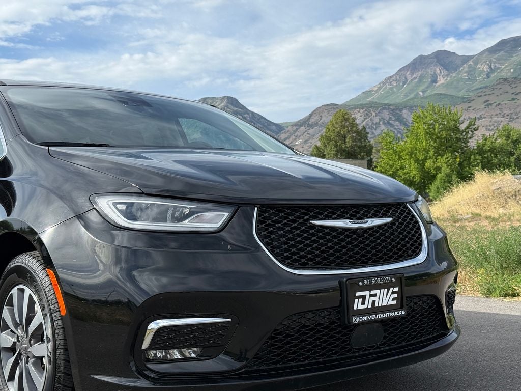 2024 Chrysler Pacifica Hybrid Select