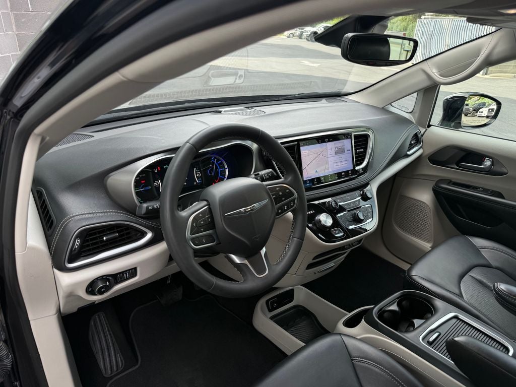 2024 Chrysler Pacifica Hybrid Select