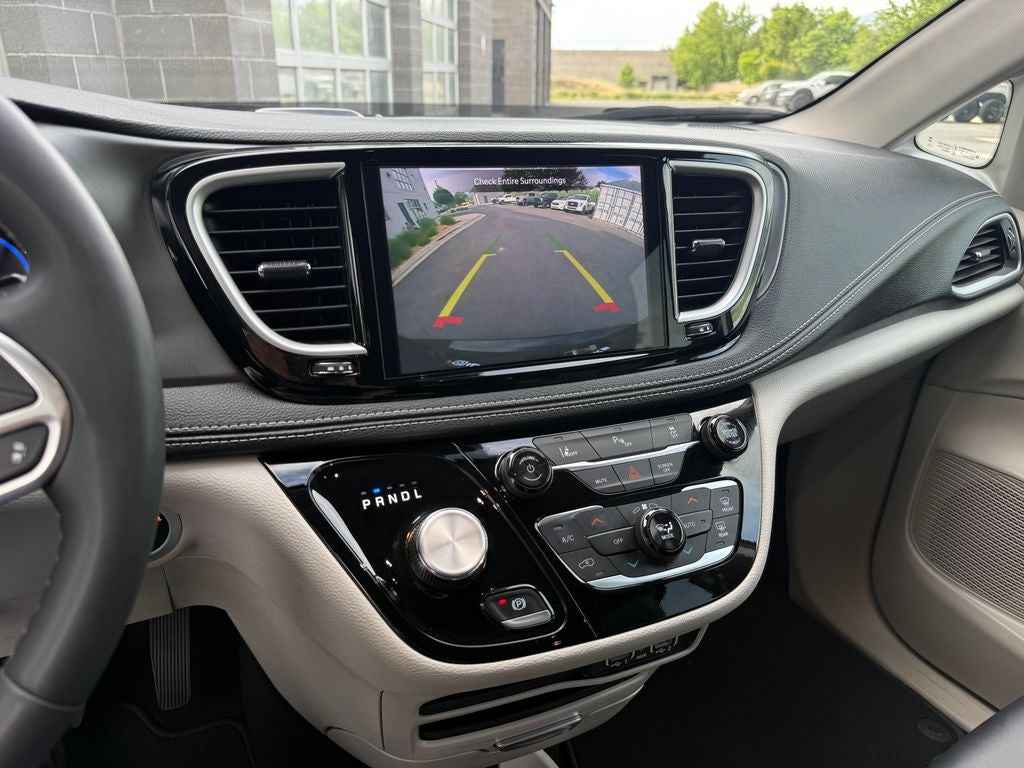 2024 Chrysler Pacifica Hybrid Select