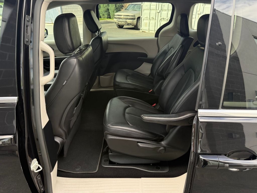 2024 Chrysler Pacifica Hybrid Select