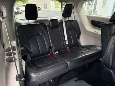 2024 Chrysler Pacifica Hybrid Select