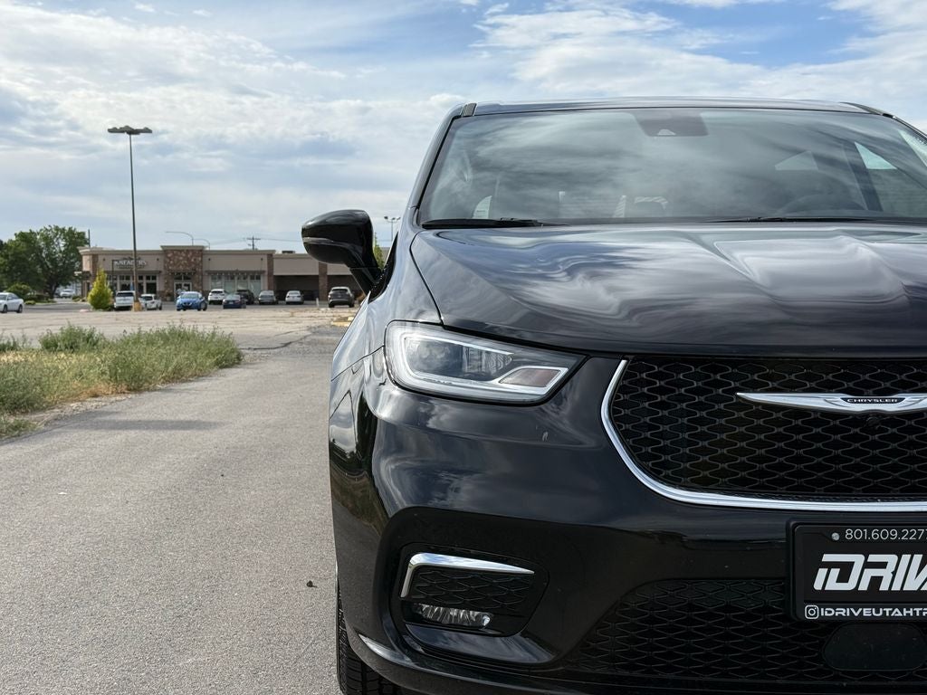 2024 Chrysler Pacifica Hybrid Select