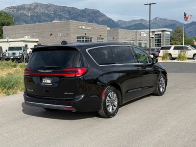 2024 Chrysler Pacifica Hybrid Select