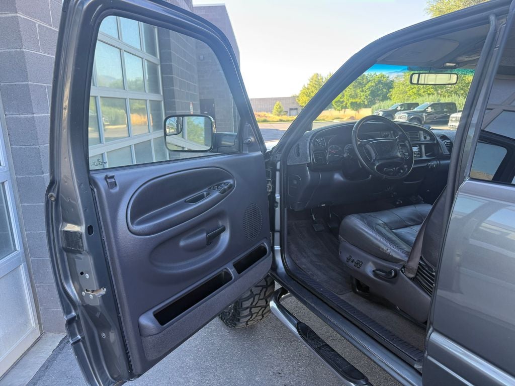 2002 Dodge Ram 2500 4dr Quad Cab 139" WB HD 4WD