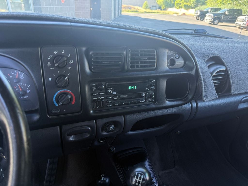 2002 Dodge Ram 2500 4dr Quad Cab 139" WB HD 4WD