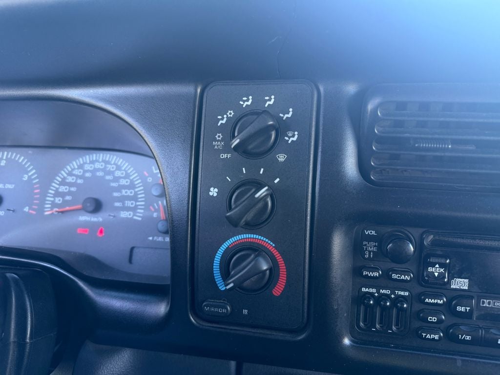 2002 Dodge Ram 2500 4dr Quad Cab 139" WB HD 4WD