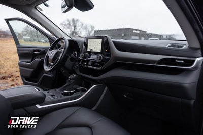 2023 Toyota Highlander Hybrid XLE