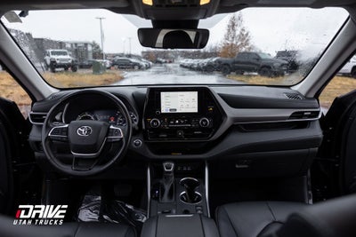 2023 Toyota Highlander Hybrid XLE