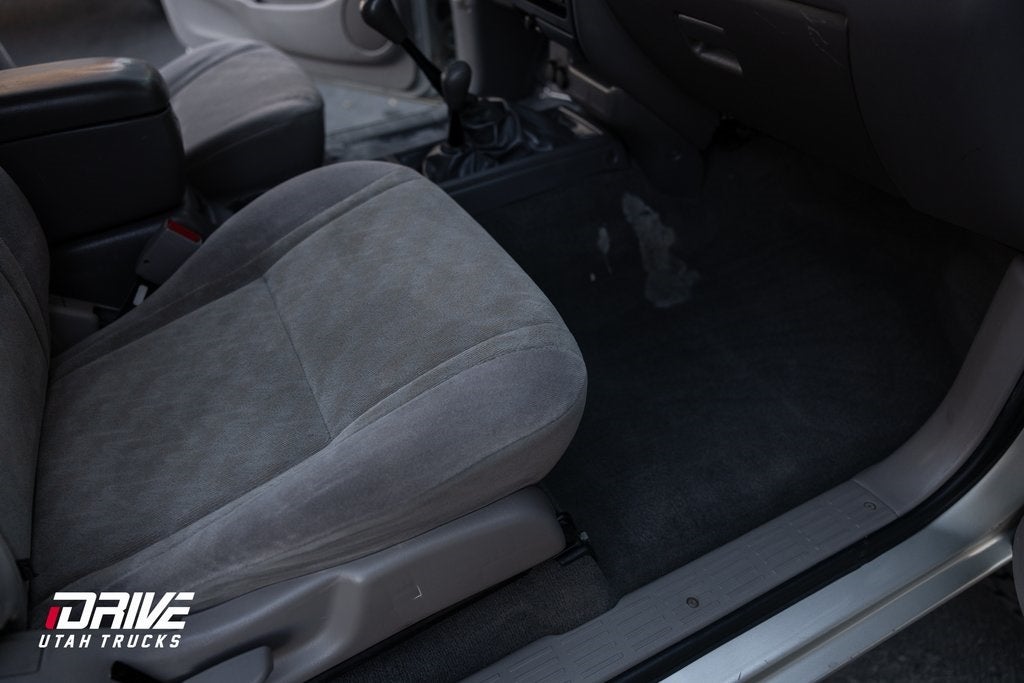 2004 Toyota Tacoma Base V6