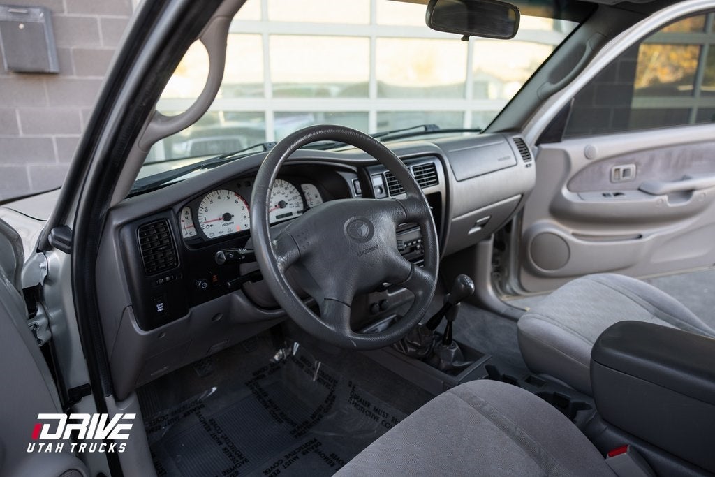 2004 Toyota Tacoma Base V6