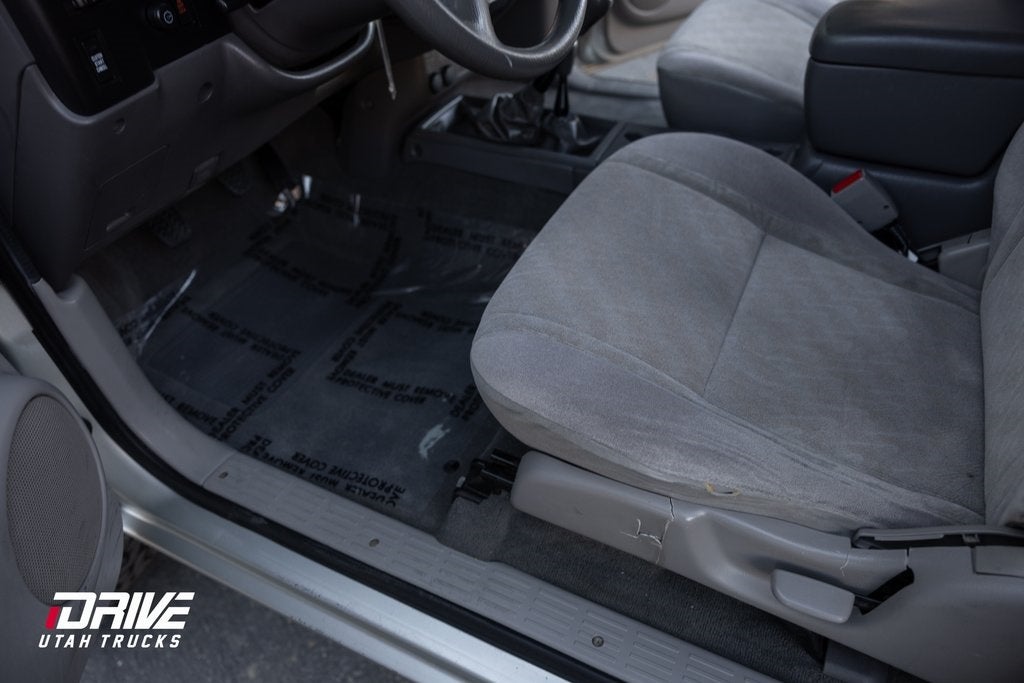 2004 Toyota Tacoma Base V6