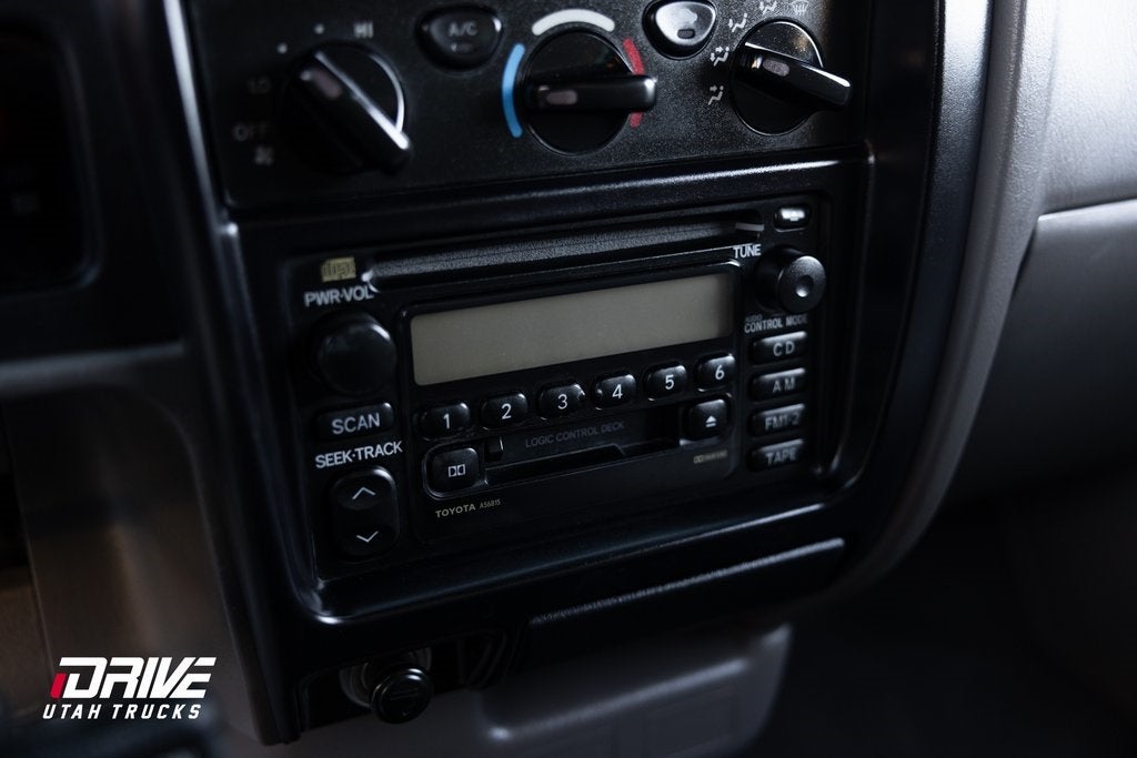 2004 Toyota Tacoma Base V6