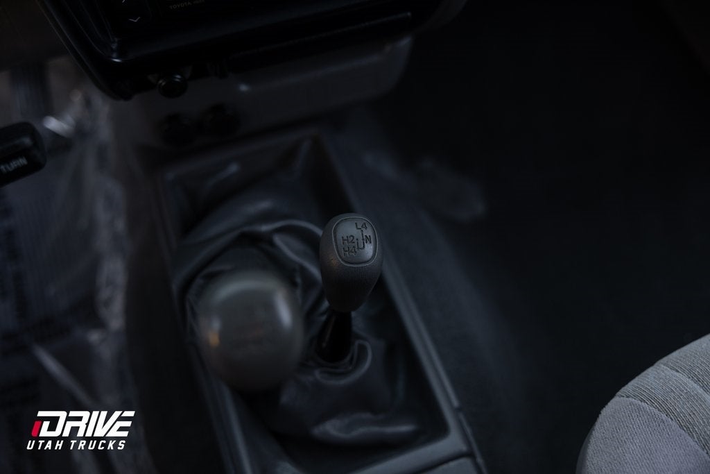 2004 Toyota Tacoma Base V6