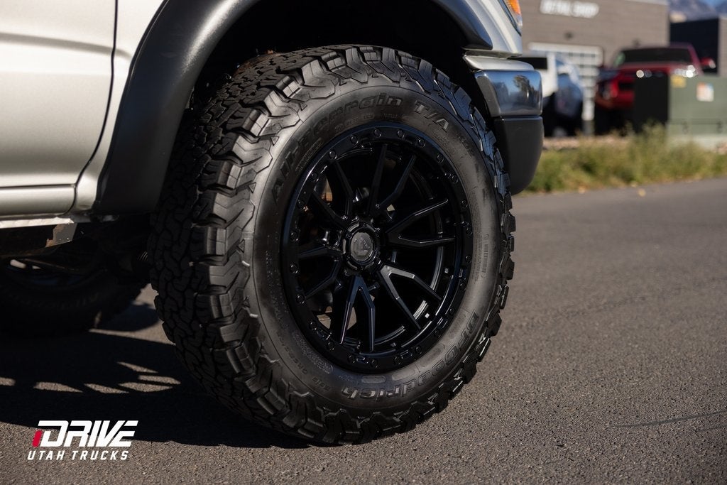 2004 Toyota Tacoma Base V6