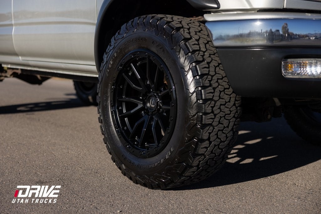 2004 Toyota Tacoma Base V6