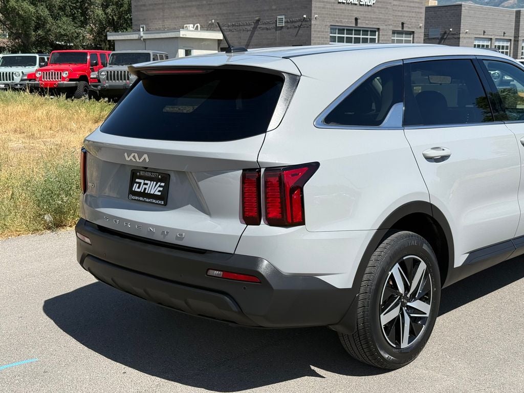 2022 Kia Sorento LX